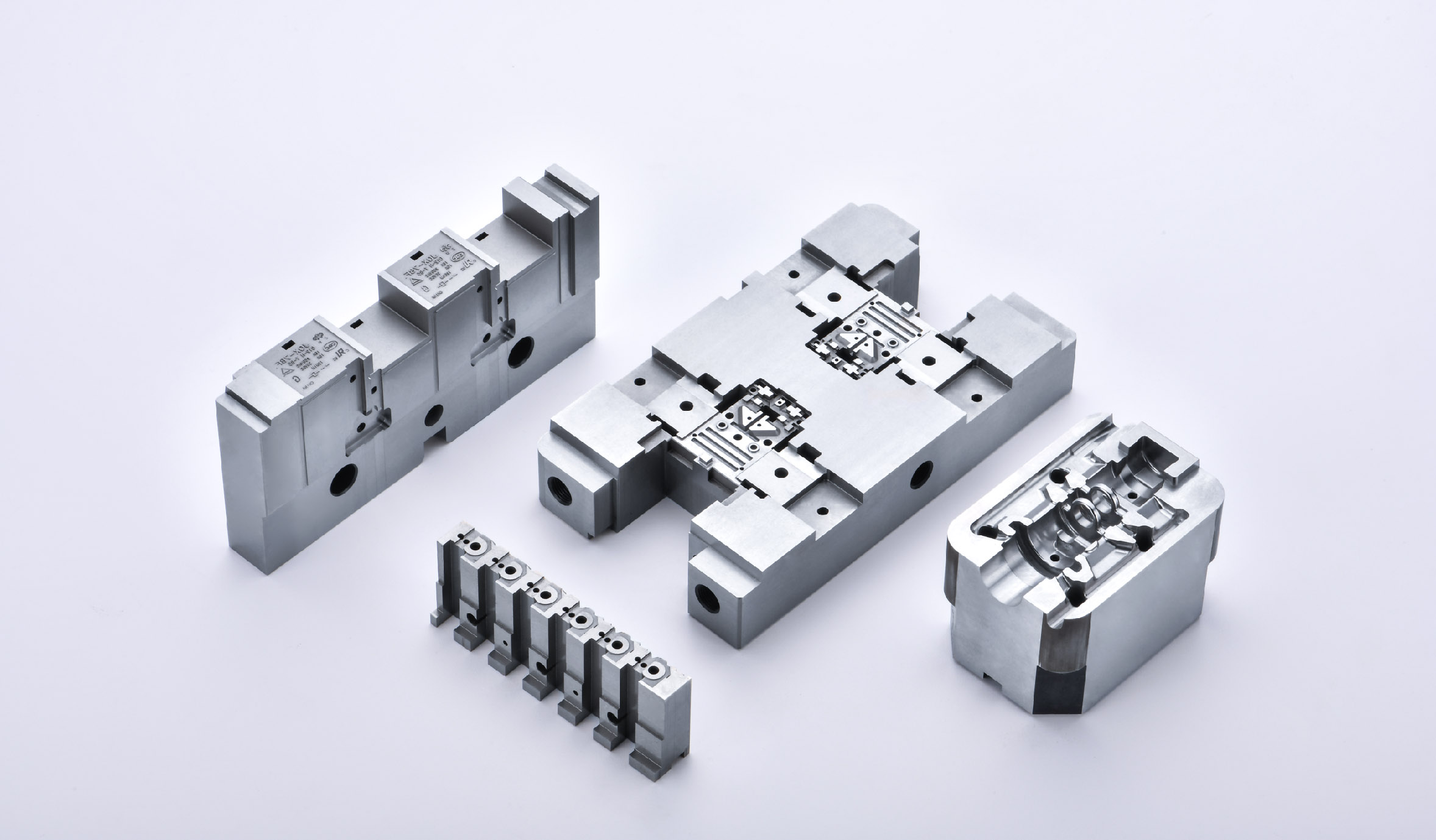 连接器模具乐鱼平台-乐鱼(中国)一站式服务平台
定制